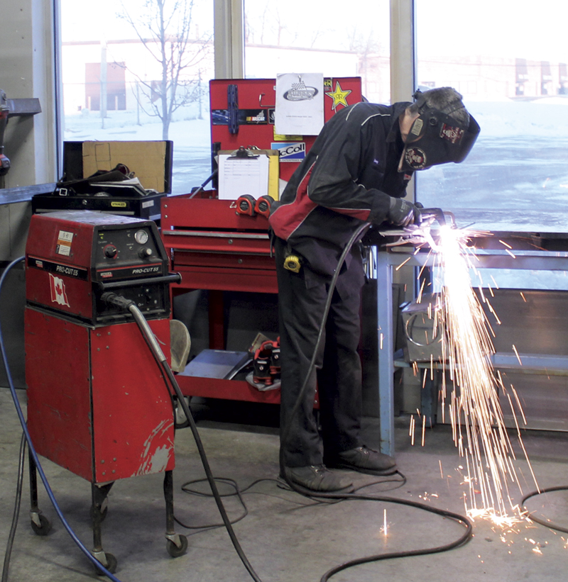 Denny Major on the Lincoln Electric Pro-Cut 55 plasma cutter.